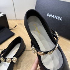 G238😀CHANEL* 香奈儿小香2026专柜同步新款高跟鞋单鞋极简设计 超好搭配的日常款、无论高度 G238😀CHANEL* 香奈儿小香2026专柜同步新款高跟鞋单鞋极简设计 超好搭配的日常款、无论高度
