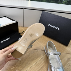 G238😀CHANEL* 香奈儿小香2026专柜同步新款高跟鞋单鞋极简设计 超好搭配的日常款、无论高度 G238😀CHANEL* 香奈儿小香2026专柜同步新款高跟鞋单鞋极简设计 超好搭配的日常款、无论高度