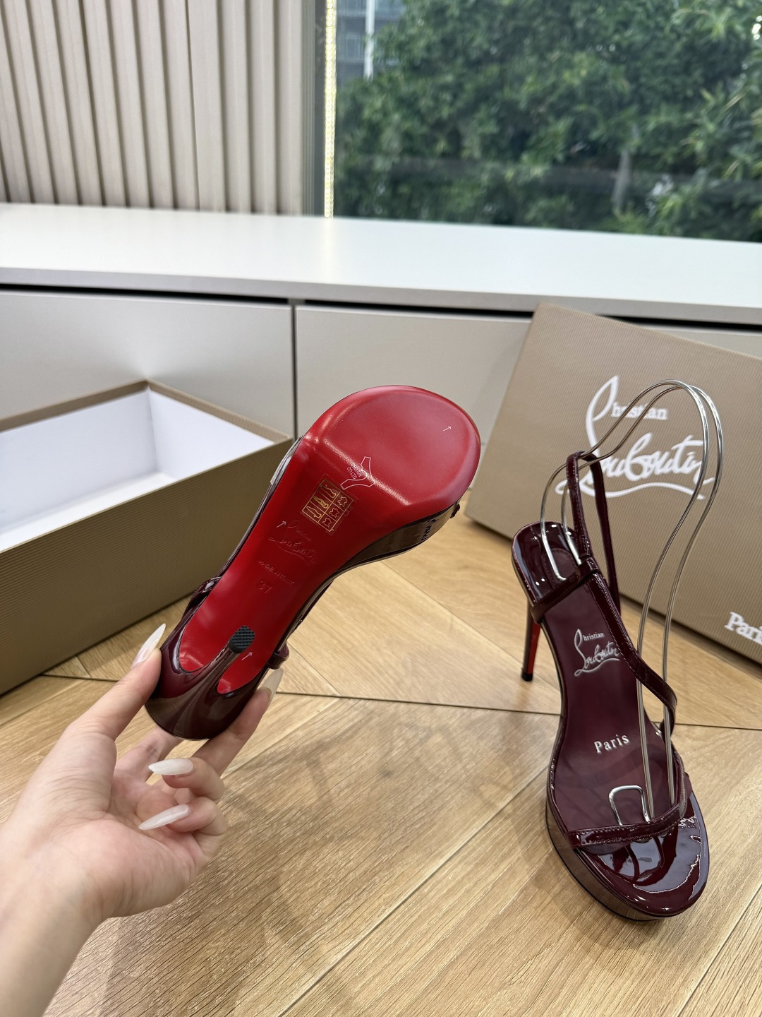 G277Christian Louboutin红底鞋防水台凉鞋 选到了颜色真好看呀[色色R]MyTheresa上现在居然
