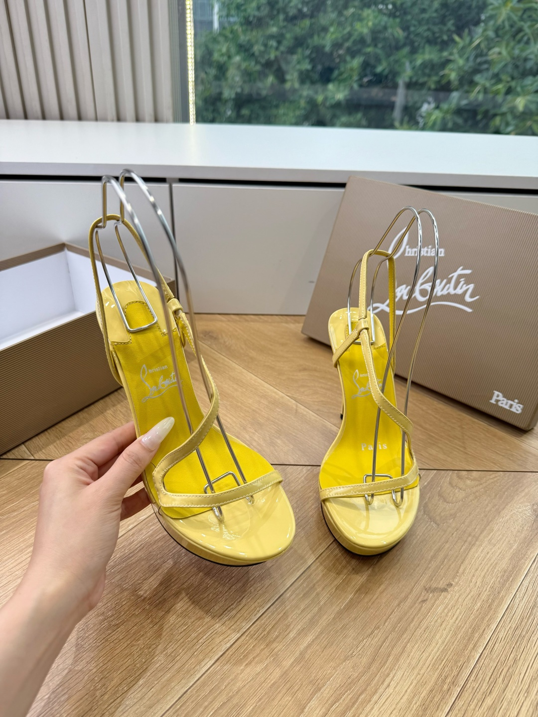 G277Christian Louboutin红底鞋防水台凉鞋 选到了颜色真好看呀[色色R]MyTheresa上现在居然