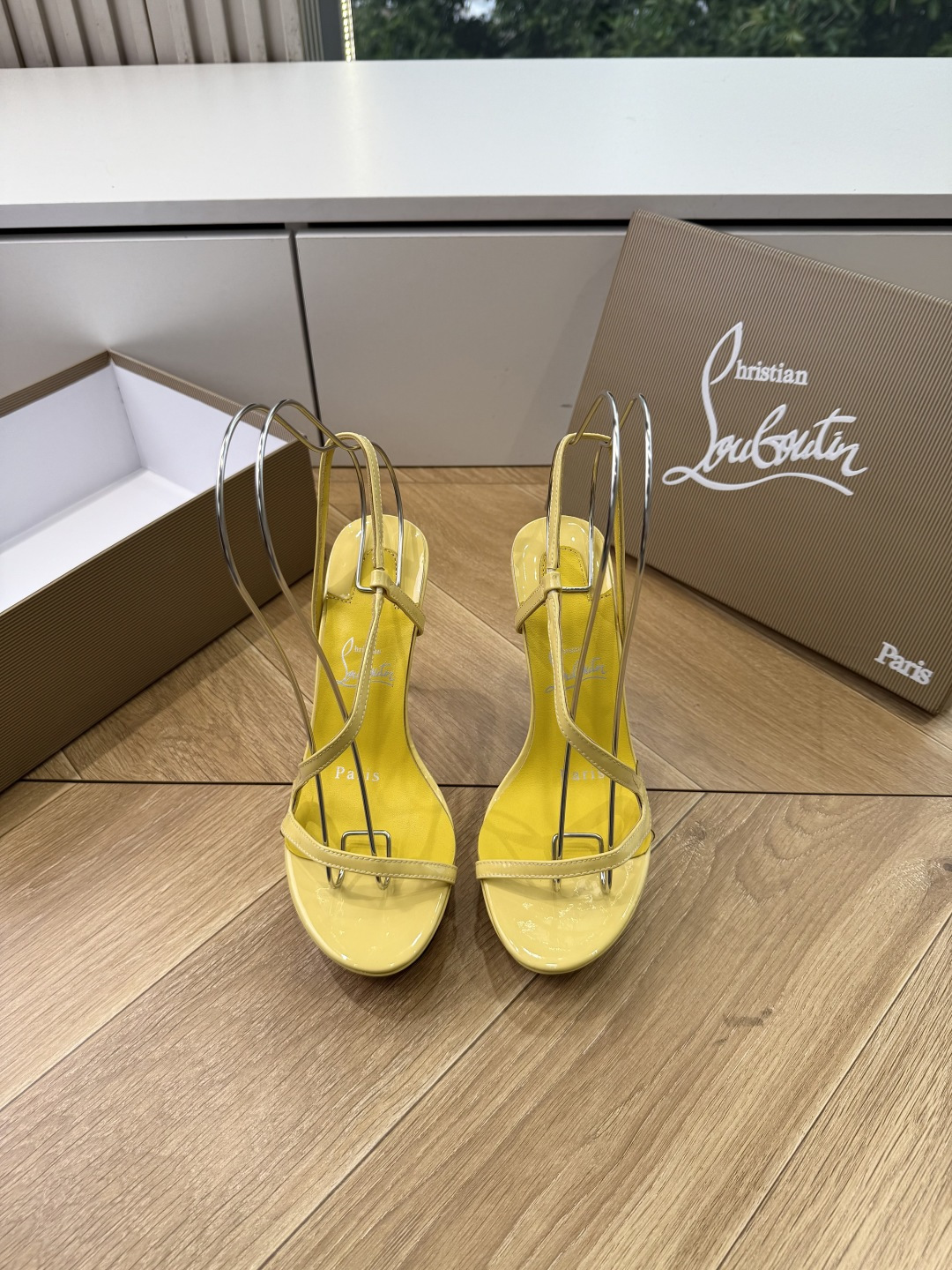 G277Christian Louboutin红底鞋防水台凉鞋 选到了颜色真好看呀[色色R]MyTheresa上现在居然