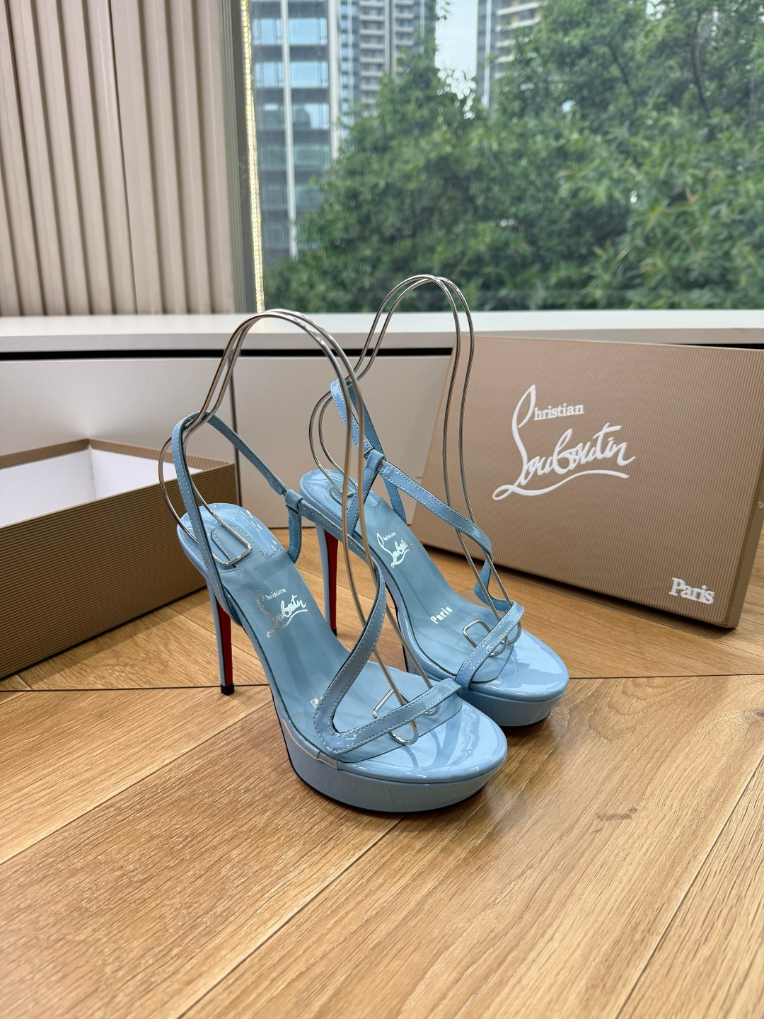 G277Christian Louboutin红底鞋防水台凉鞋 选到了颜色真好看呀[色色R]MyTheresa上现在居然