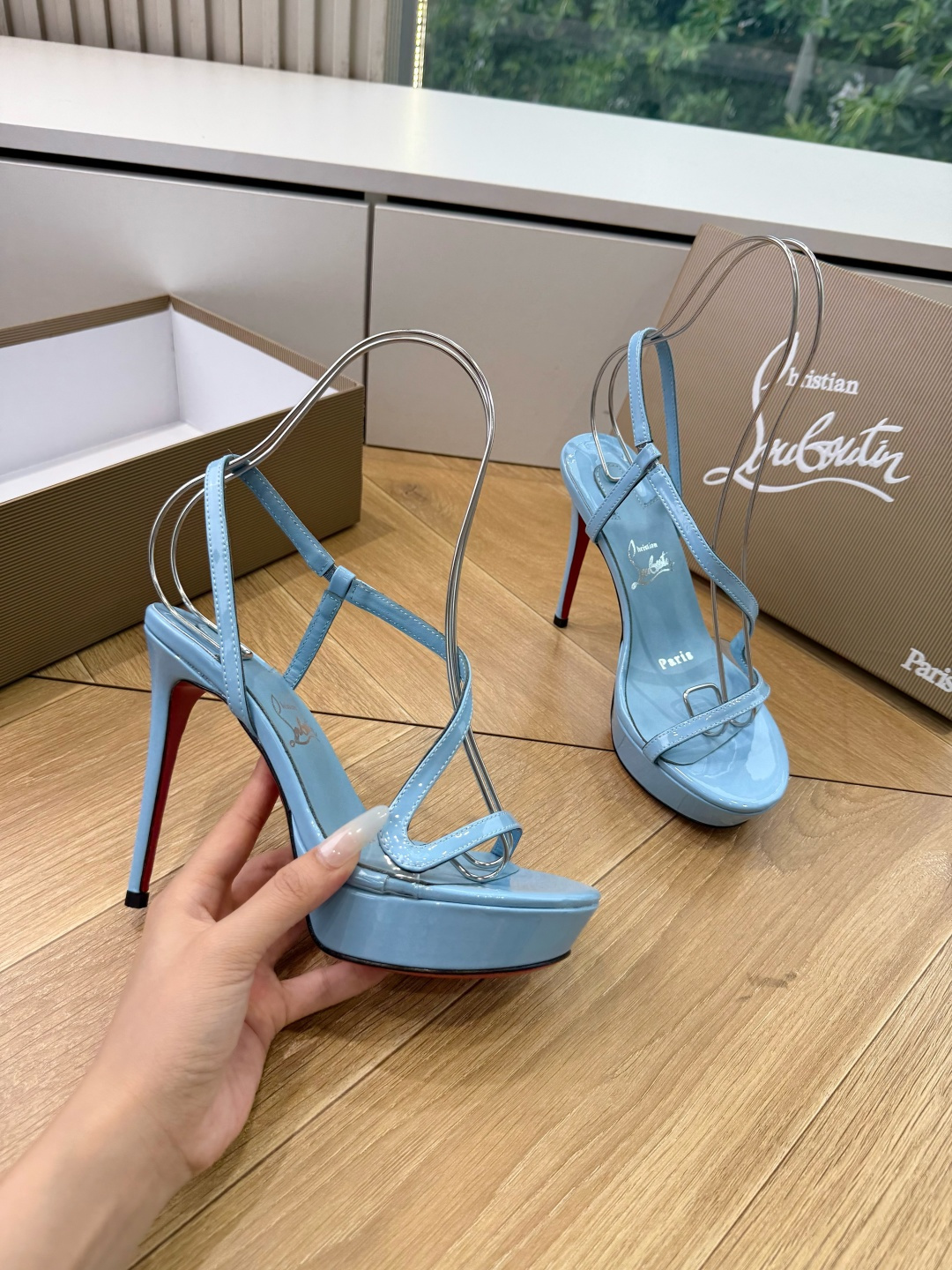 G277Christian Louboutin红底鞋防水台凉鞋 选到了颜色真好看呀[色色R]MyTheresa上现在居然