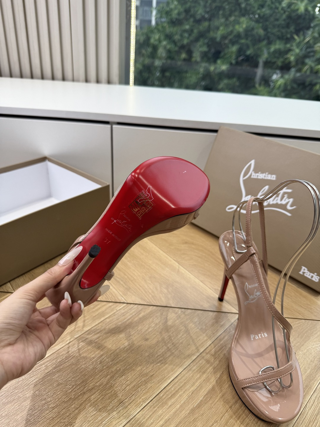 G277Christian Louboutin红底鞋防水台凉鞋 选到了颜色真好看呀[色色R]MyTheresa上现在居然