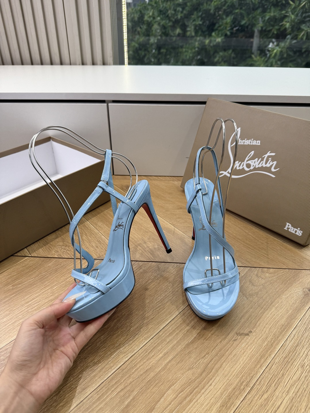 G277Christian Louboutin红底鞋防水台凉鞋 选到了颜色真好看呀[色色R]MyTheresa上现在居然