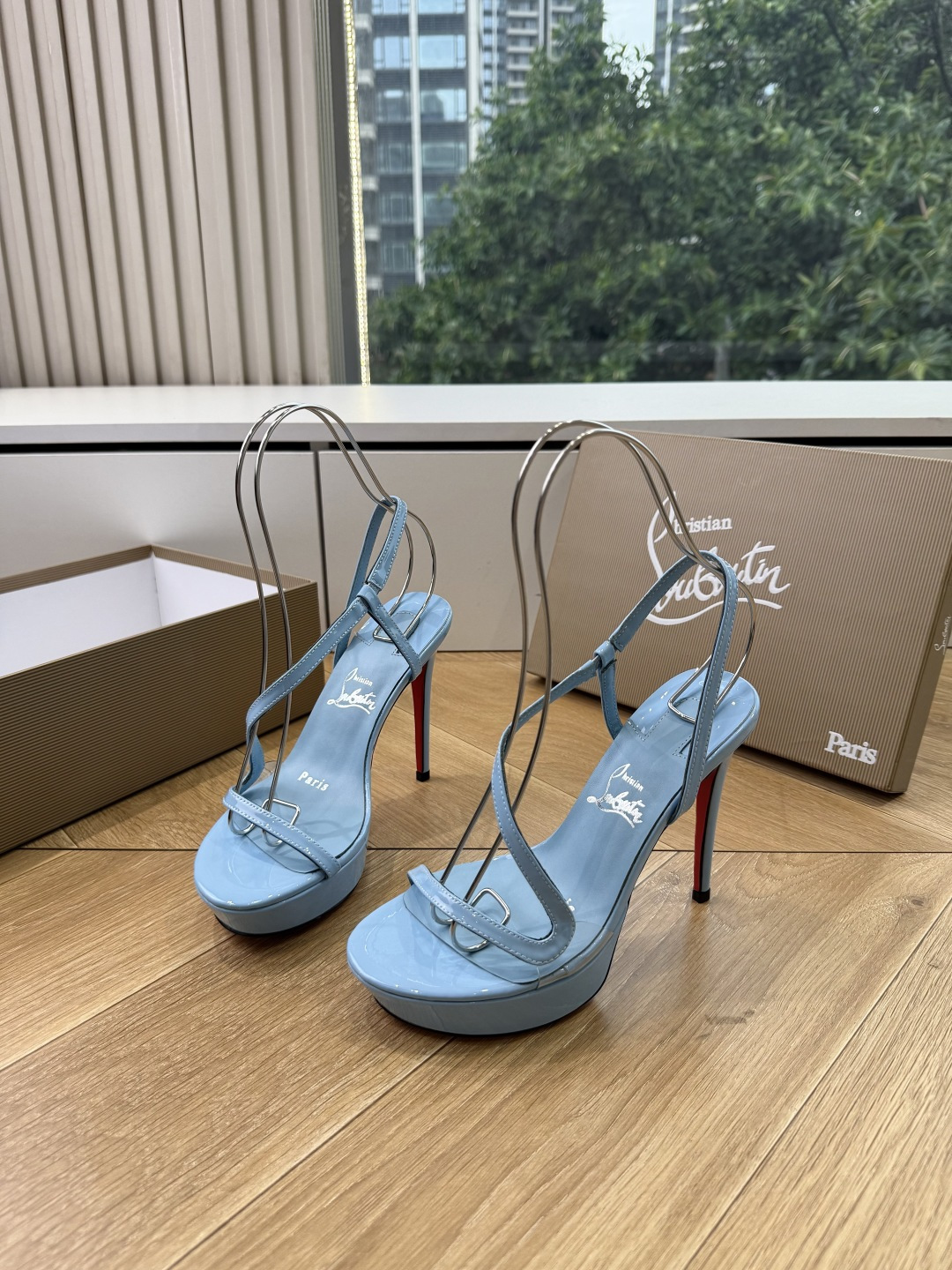 G277Christian Louboutin红底鞋防水台凉鞋 选到了颜色真好看呀[色色R]MyTheresa上现在居然