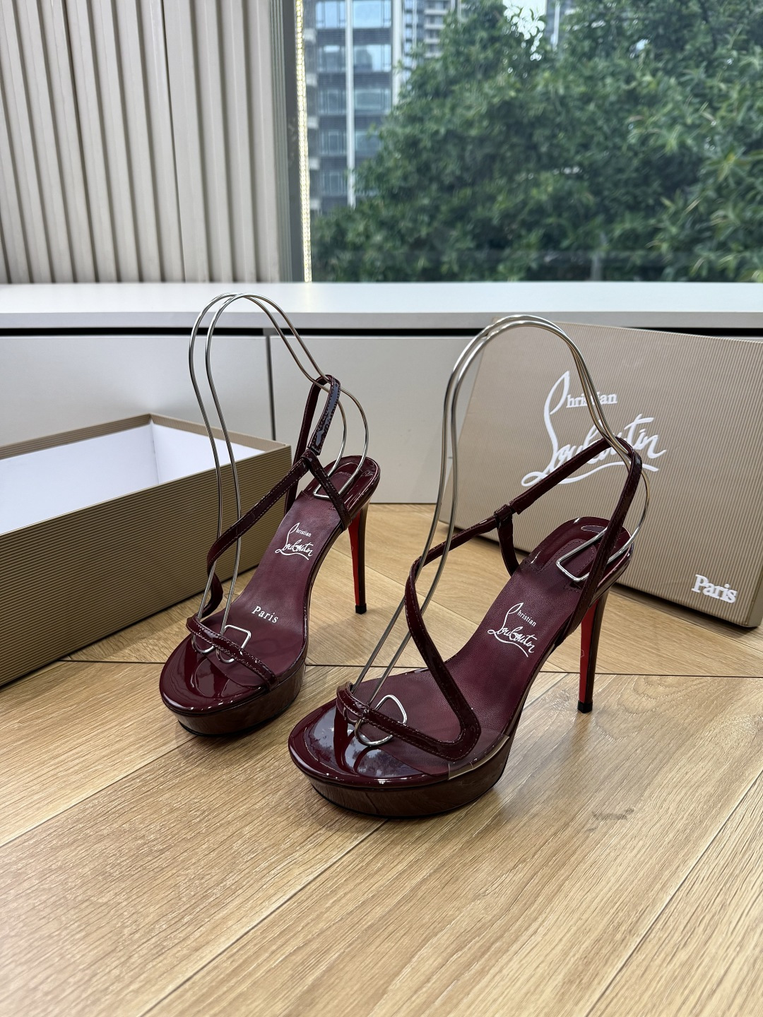 G277Christian Louboutin红底鞋防水台凉鞋 选到了颜色真好看呀[色色R]MyTheresa上现在居然