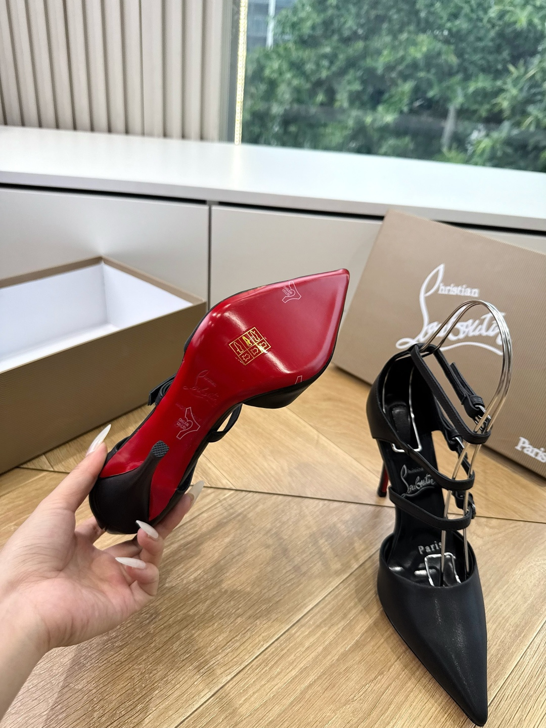 G277Christian Louboutin红底鞋防水台凉鞋 选到了颜色真好看呀[色色R]MyTheresa上现在居然