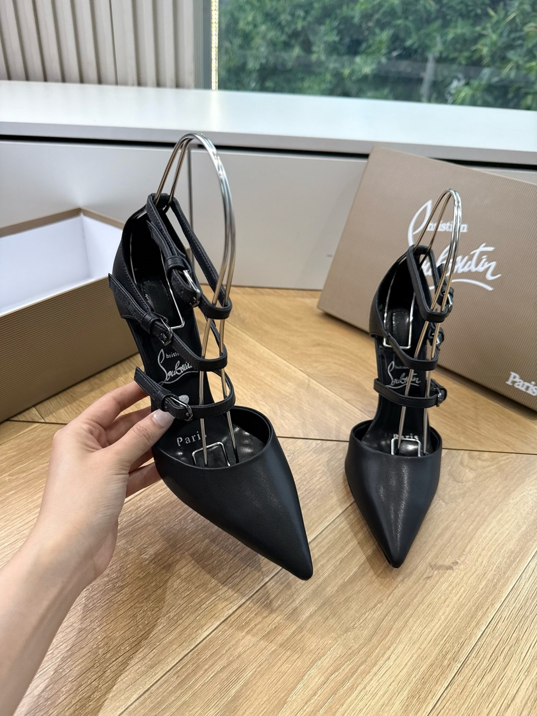G277Christian Louboutin红底鞋防水台凉鞋 选到了颜色真好看呀[色色R]MyTheresa上现在居然