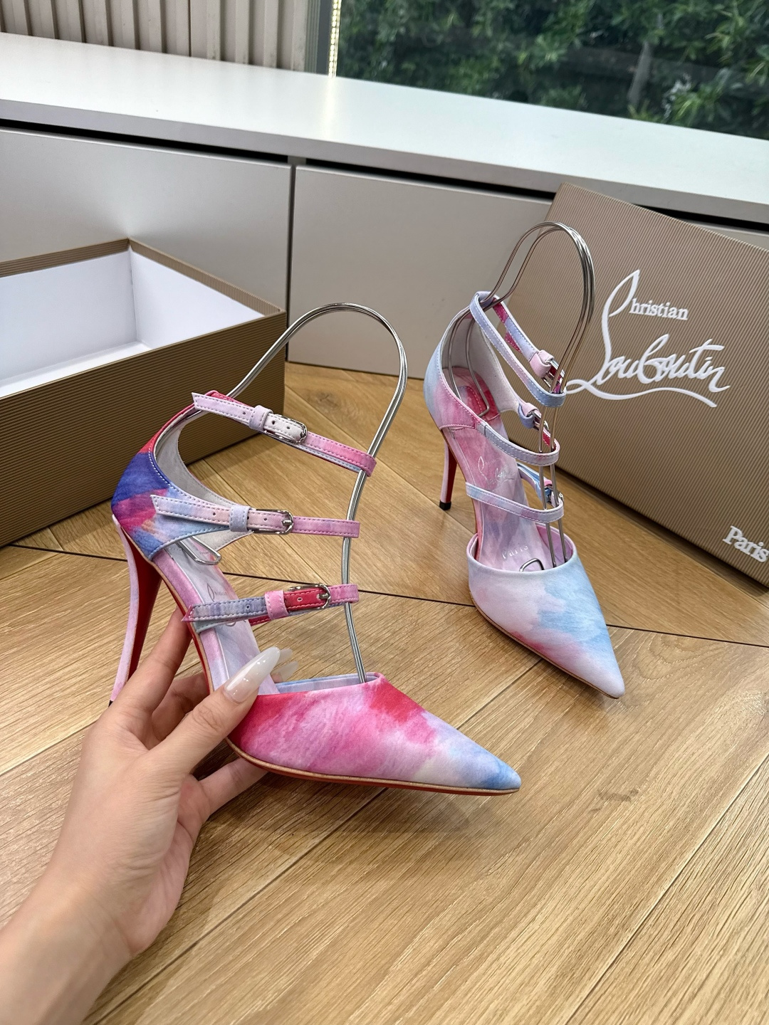 G277Christian Louboutin红底鞋防水台凉鞋 选到了颜色真好看呀[色色R]MyTheresa上现在居然