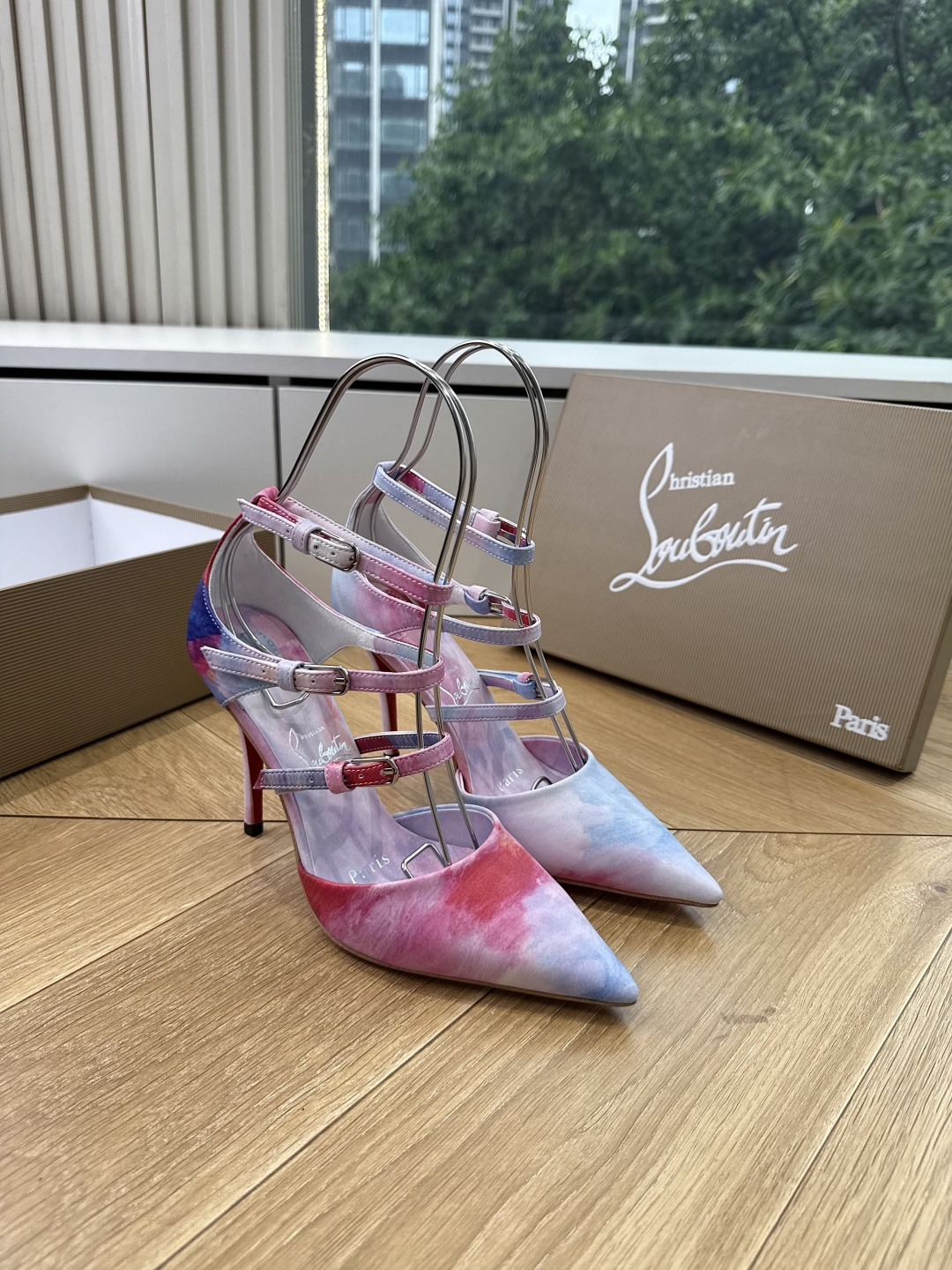G277Christian Louboutin红底鞋防水台凉鞋 选到了颜色真好看呀[色色R]MyTheresa上现在居然