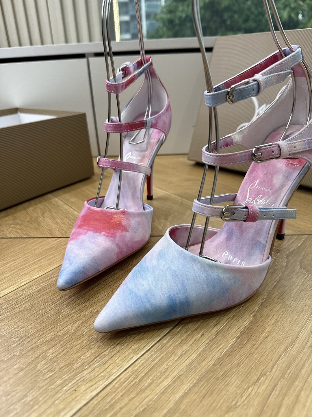 G277Christian Louboutin红底鞋防水台凉鞋 选到了颜色真好看呀[色色R]MyTheresa上现在居然