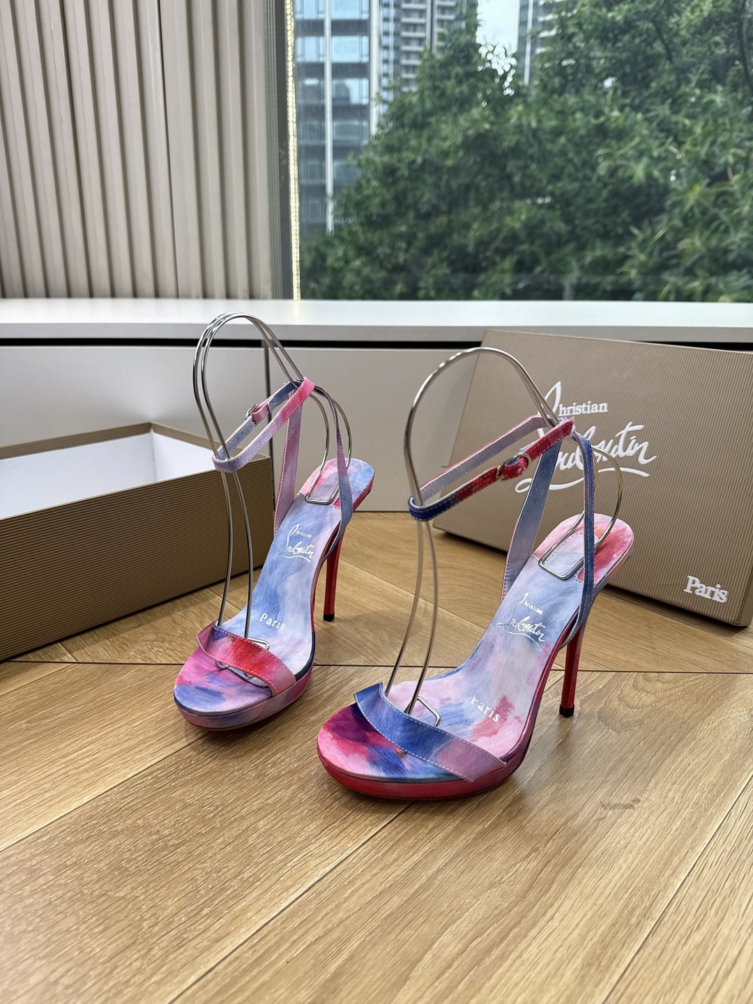 G277Christian Louboutin红底鞋防水台凉鞋 选到了颜色真好看呀[色色R]MyTheresa上现在居然