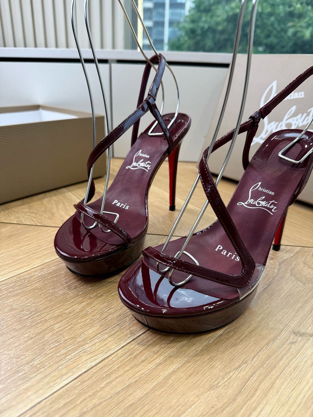 G277Christian Louboutin红底鞋防水台凉鞋 选到了颜色真好看呀[色色R]MyTheresa上现在居然