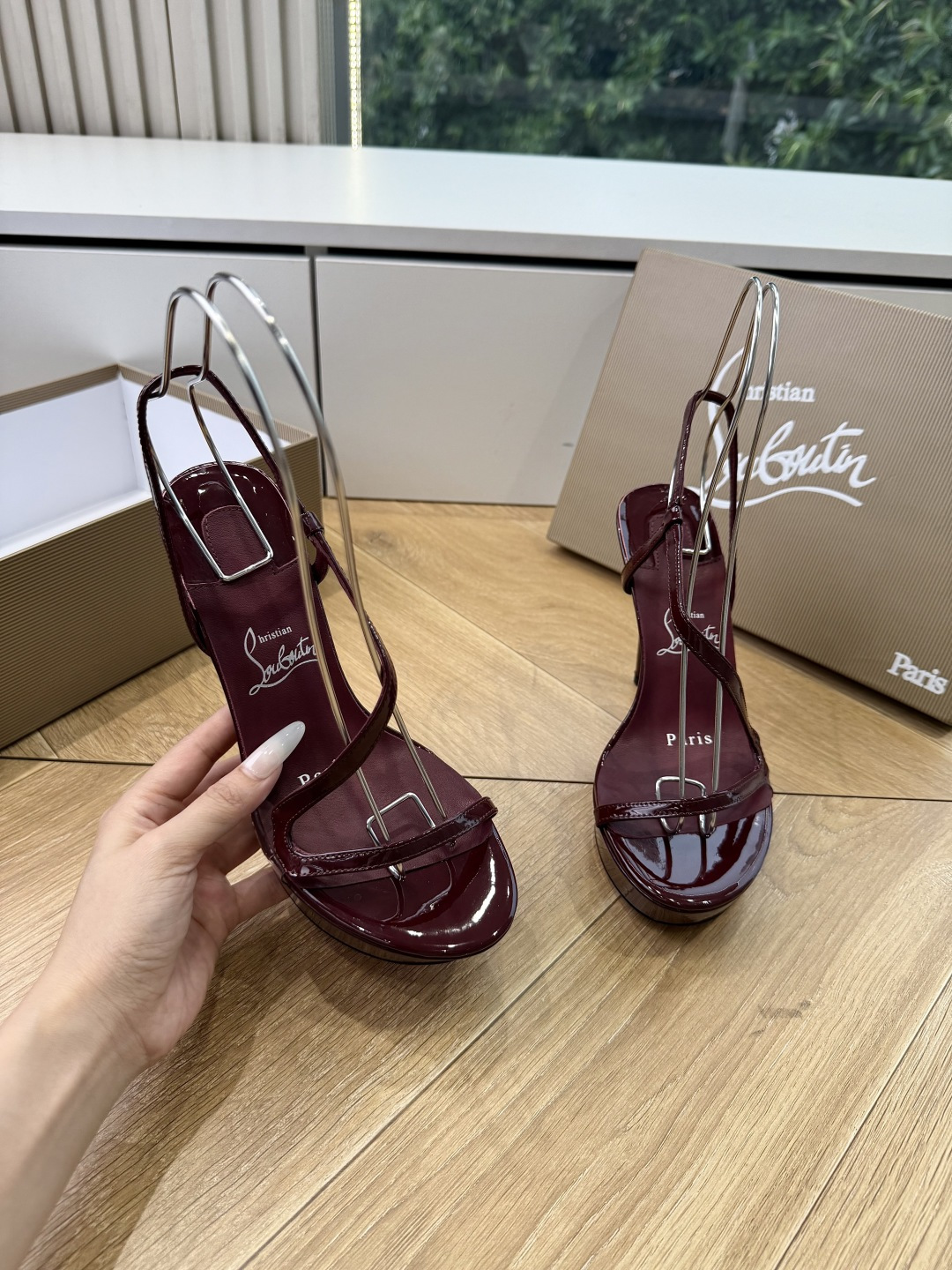 G277Christian Louboutin红底鞋防水台凉鞋 选到了颜色真好看呀[色色R]MyTheresa上现在居然
