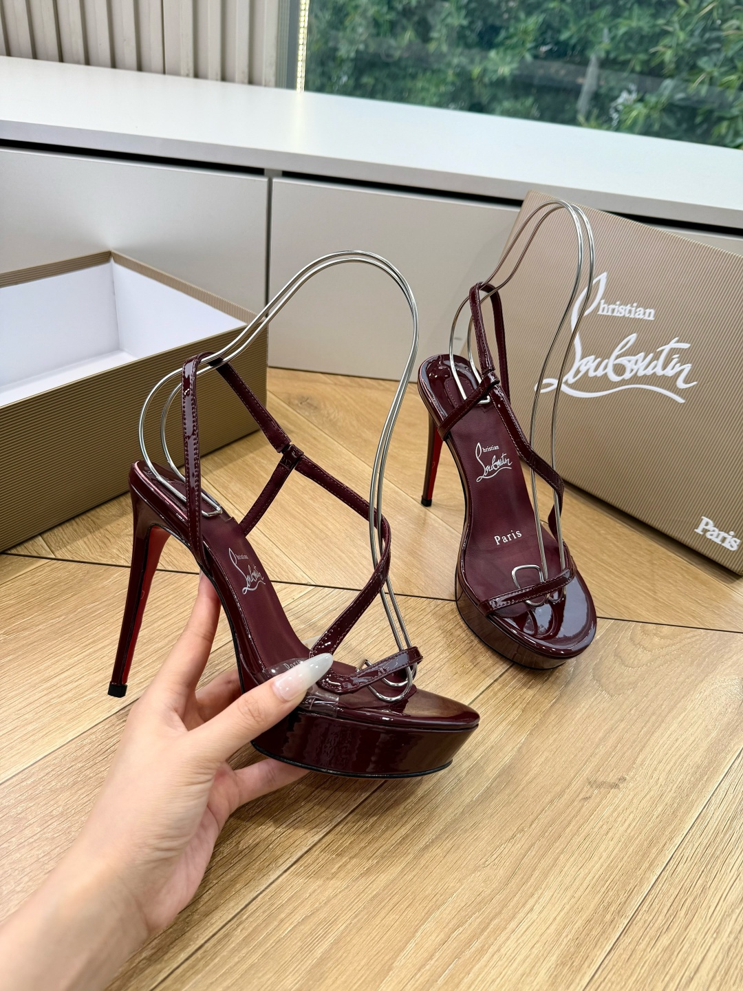 G277Christian Louboutin红底鞋防水台凉鞋 选到了颜色真好看呀[色色R]MyTheresa上现在居然