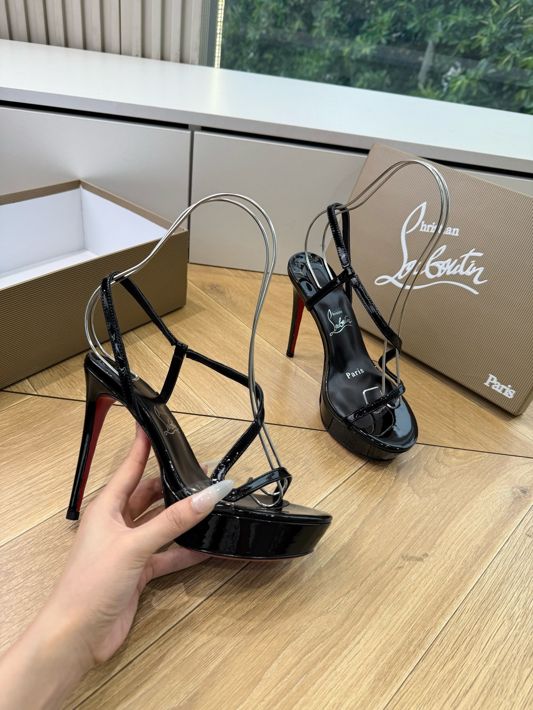 G277Christian Louboutin红底鞋防水台凉鞋 选到了颜色真好看呀[色色R]MyTheresa上现在居然