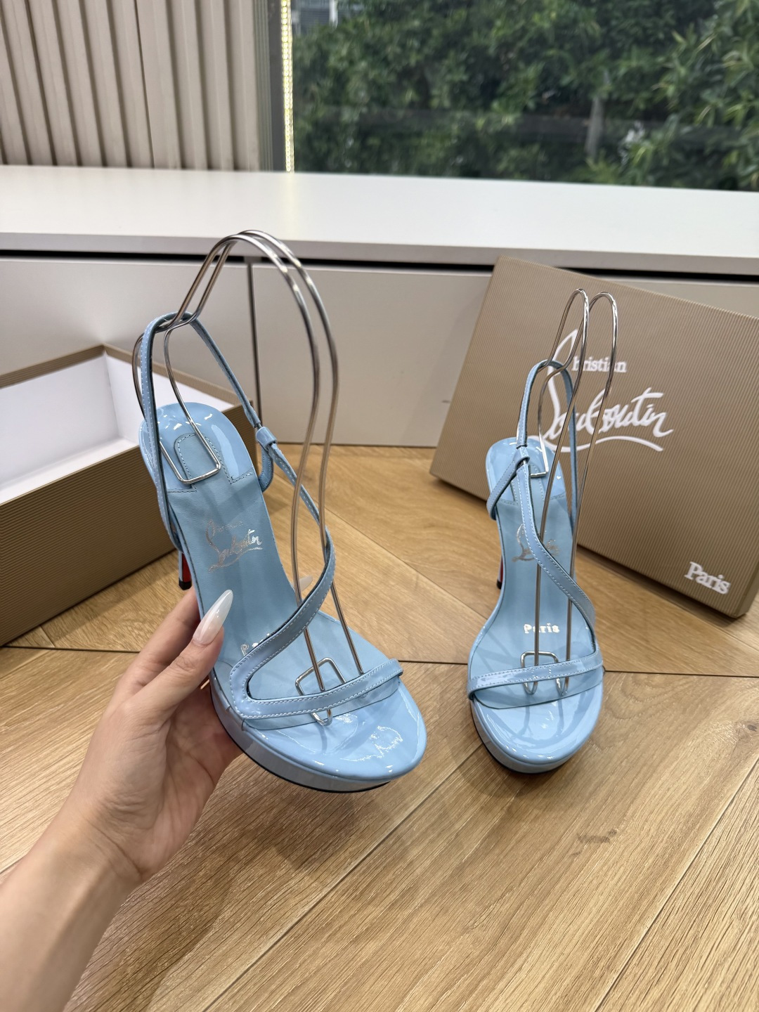 G277Christian Louboutin红底鞋防水台凉鞋 选到了颜色真好看呀[色色R]MyTheresa上现在居然