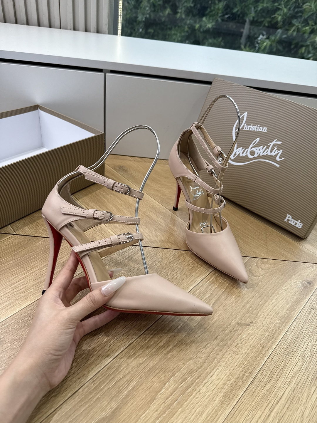 G277Christian Louboutin红底鞋防水台凉鞋 选到了颜色真好看呀[色色R]MyTheresa上现在居然