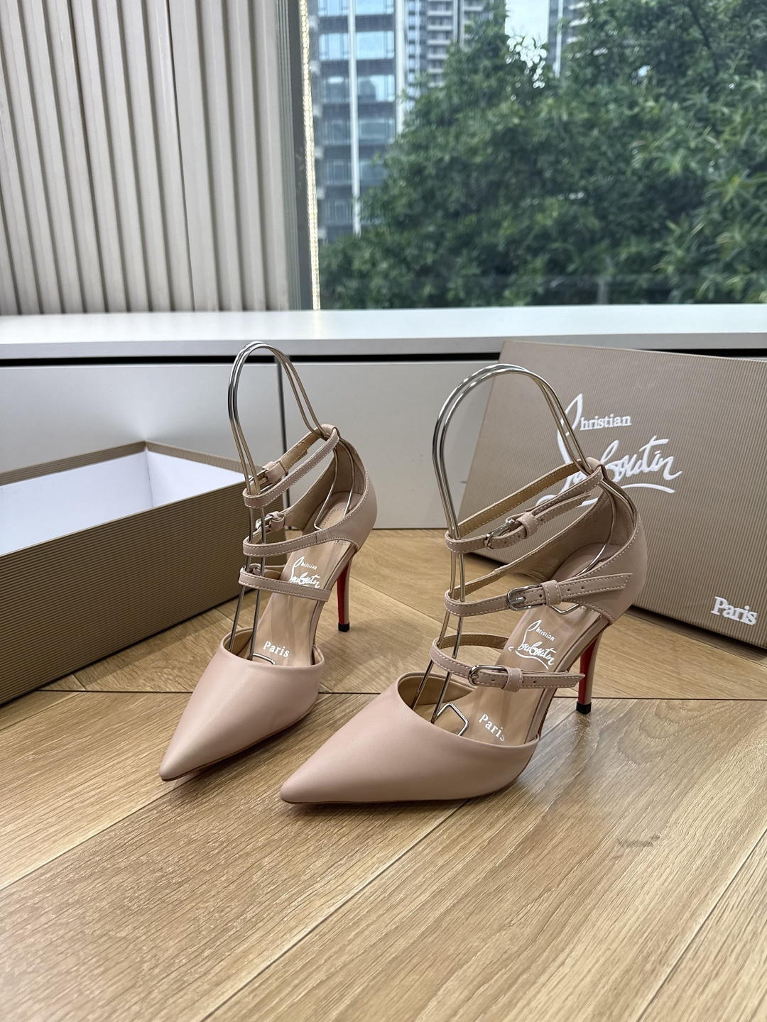 G277Christian Louboutin红底鞋防水台凉鞋 选到了颜色真好看呀[色色R]MyTheresa上现在居然