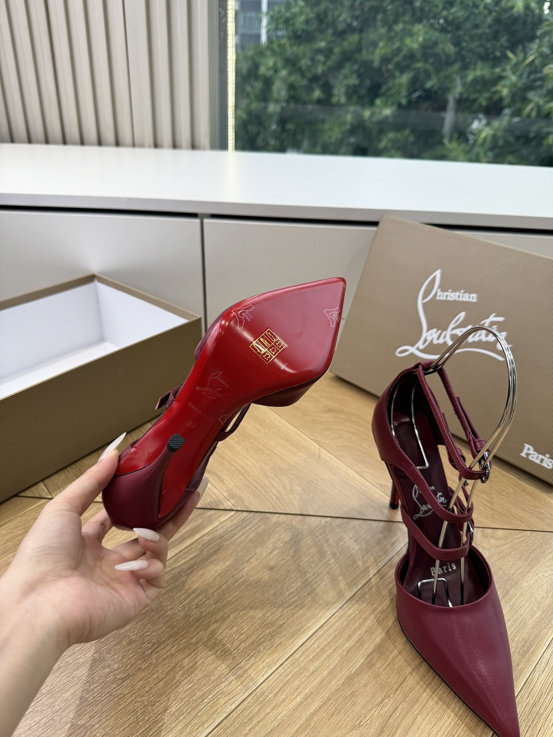 G277Christian Louboutin红底鞋防水台凉鞋 选到了颜色真好看呀[色色R]MyTheresa上现在居然