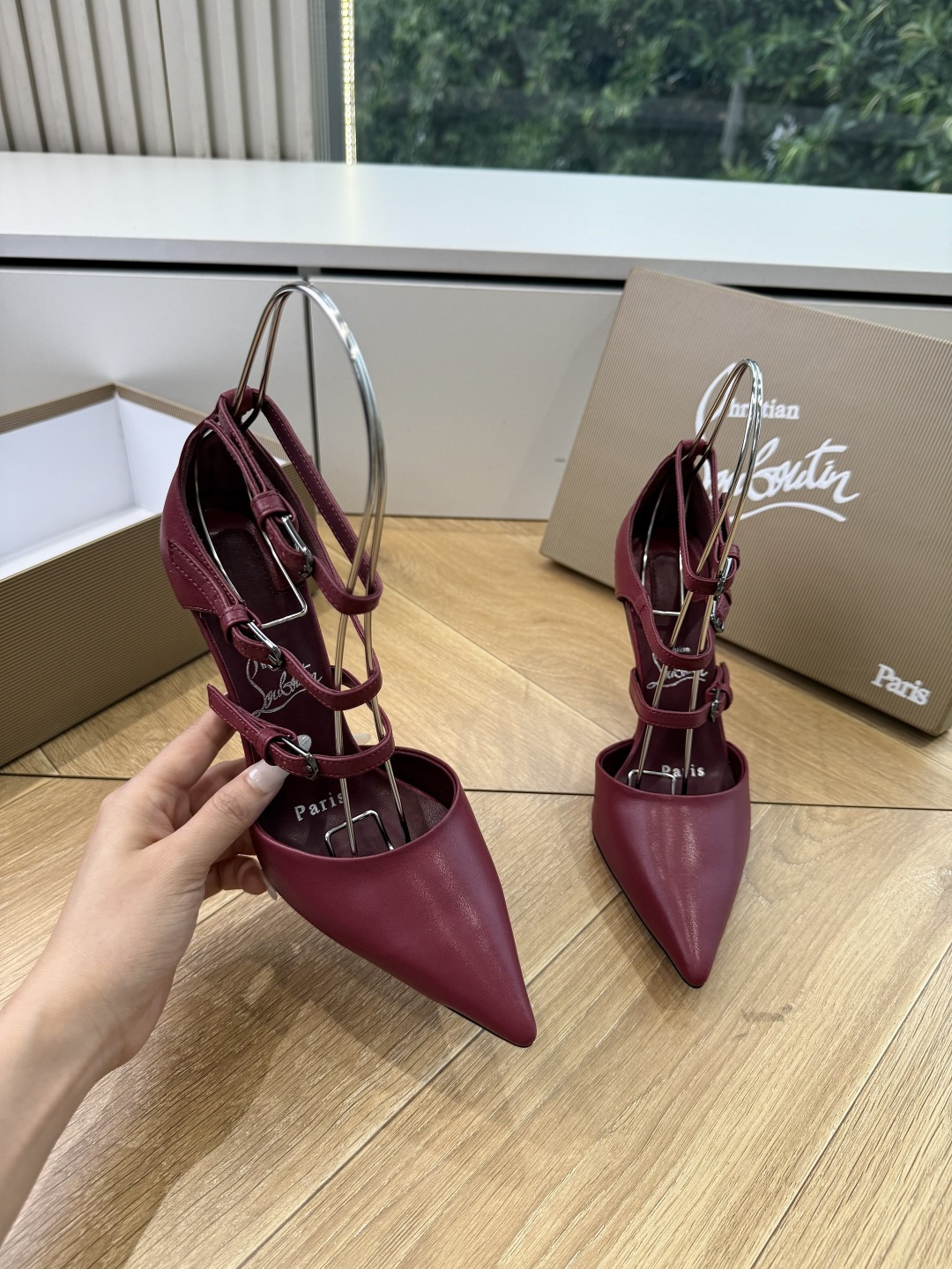 G277Christian Louboutin红底鞋防水台凉鞋 选到了颜色真好看呀[色色R]MyTheresa上现在居然