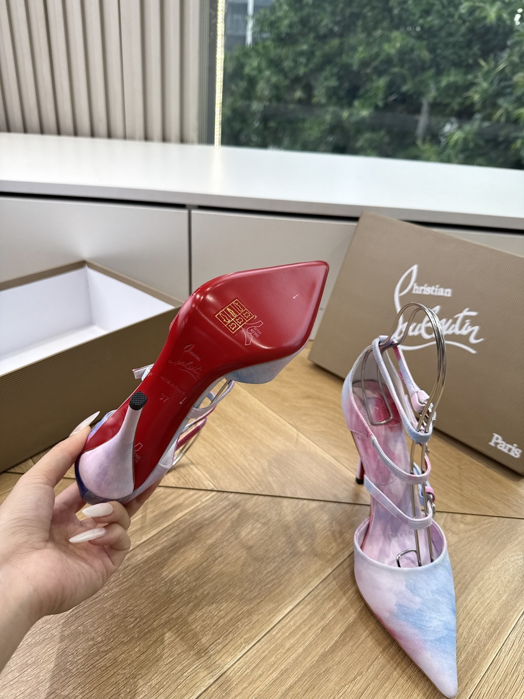 G277Christian Louboutin红底鞋防水台凉鞋 选到了颜色真好看呀[色色R]MyTheresa上现在居然