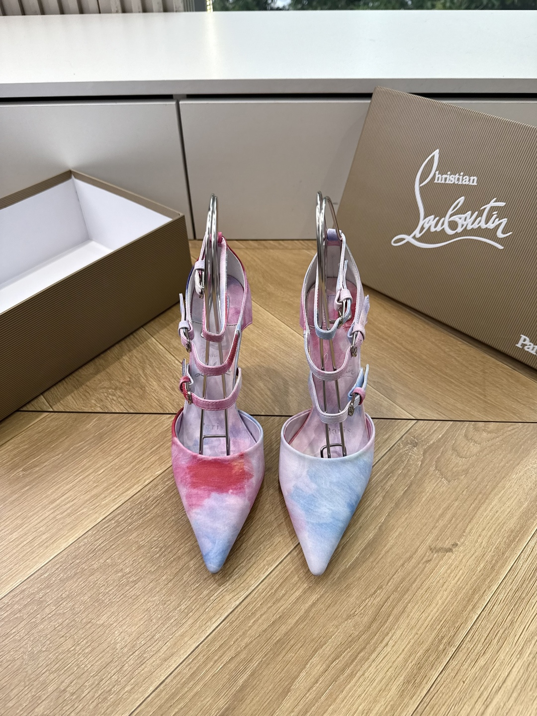 G277Christian Louboutin红底鞋防水台凉鞋 选到了颜色真好看呀[色色R]MyTheresa上现在居然