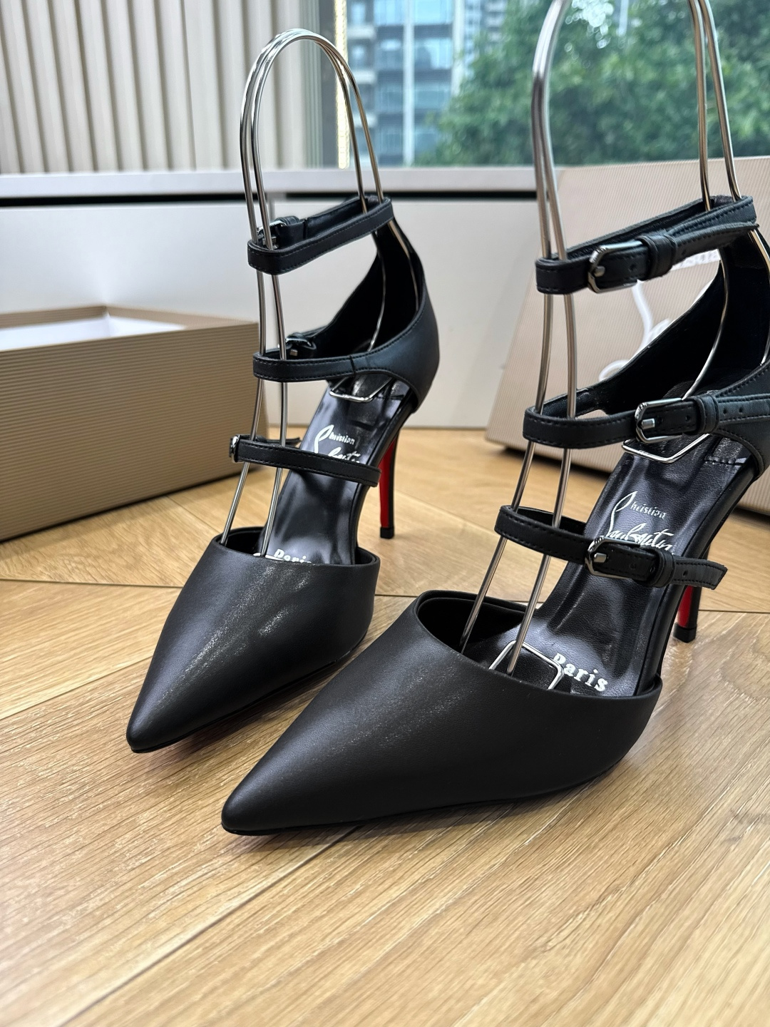G277Christian Louboutin红底鞋防水台凉鞋 选到了颜色真好看呀[色色R]MyTheresa上现在居然