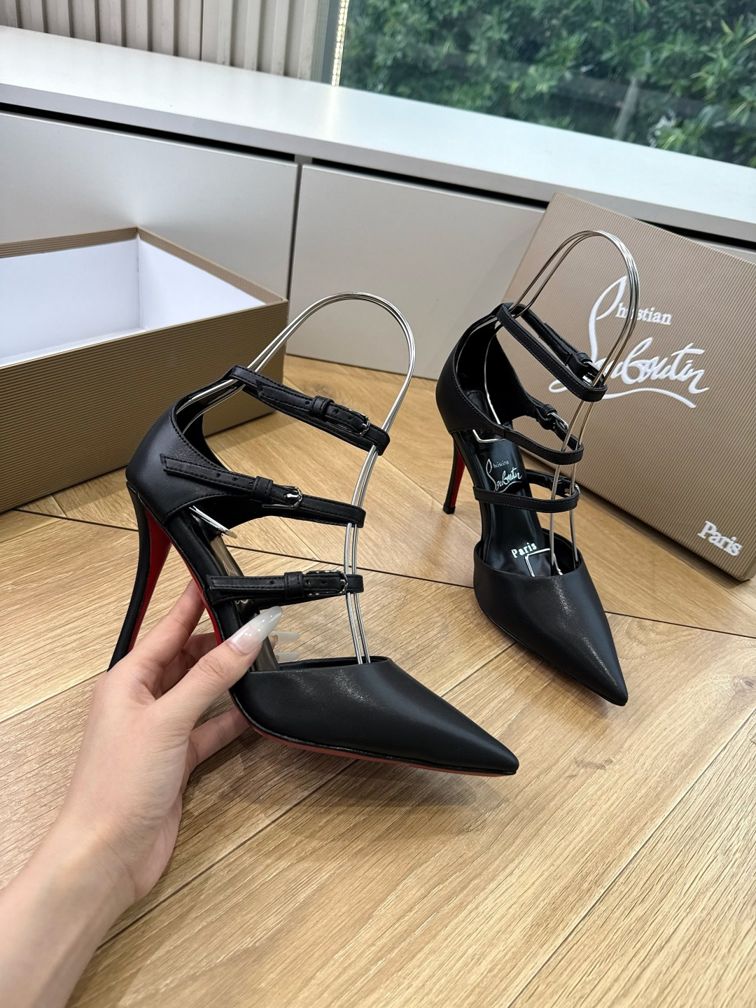 G277Christian Louboutin红底鞋防水台凉鞋 选到了颜色真好看呀[色色R]MyTheresa上现在居然