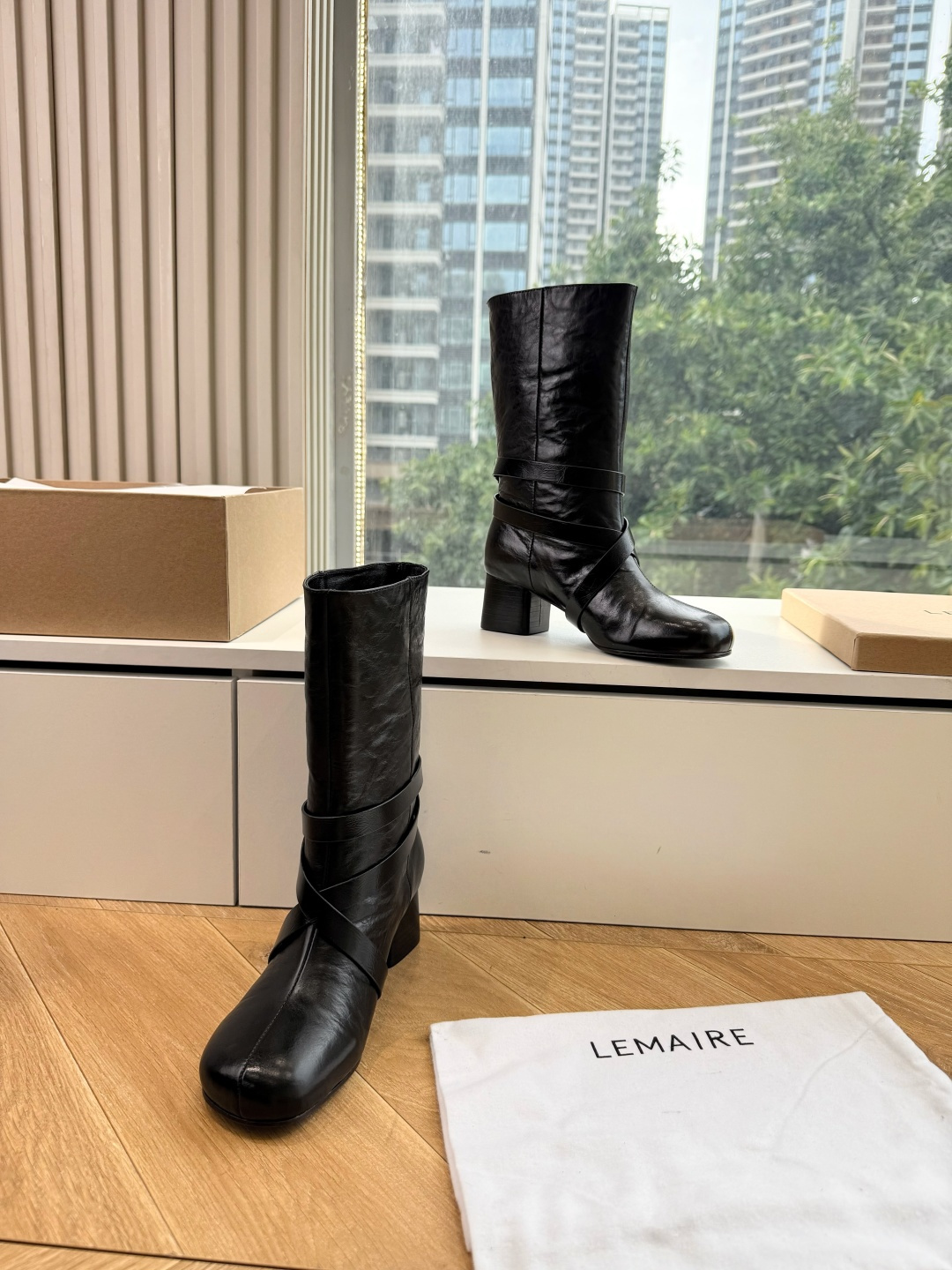 G028😀LEMAIRE✨2026秋冬新款复古短靴,法式慵懒,简约而不失格调,绑带设计,是随性与精致的融合,太美貌了💯 G028😀LEMAIRE✨2026秋冬新款复古短靴,法式慵懒,简约而不失格调,绑带设计,是随性与精致的融合,太美貌了💯