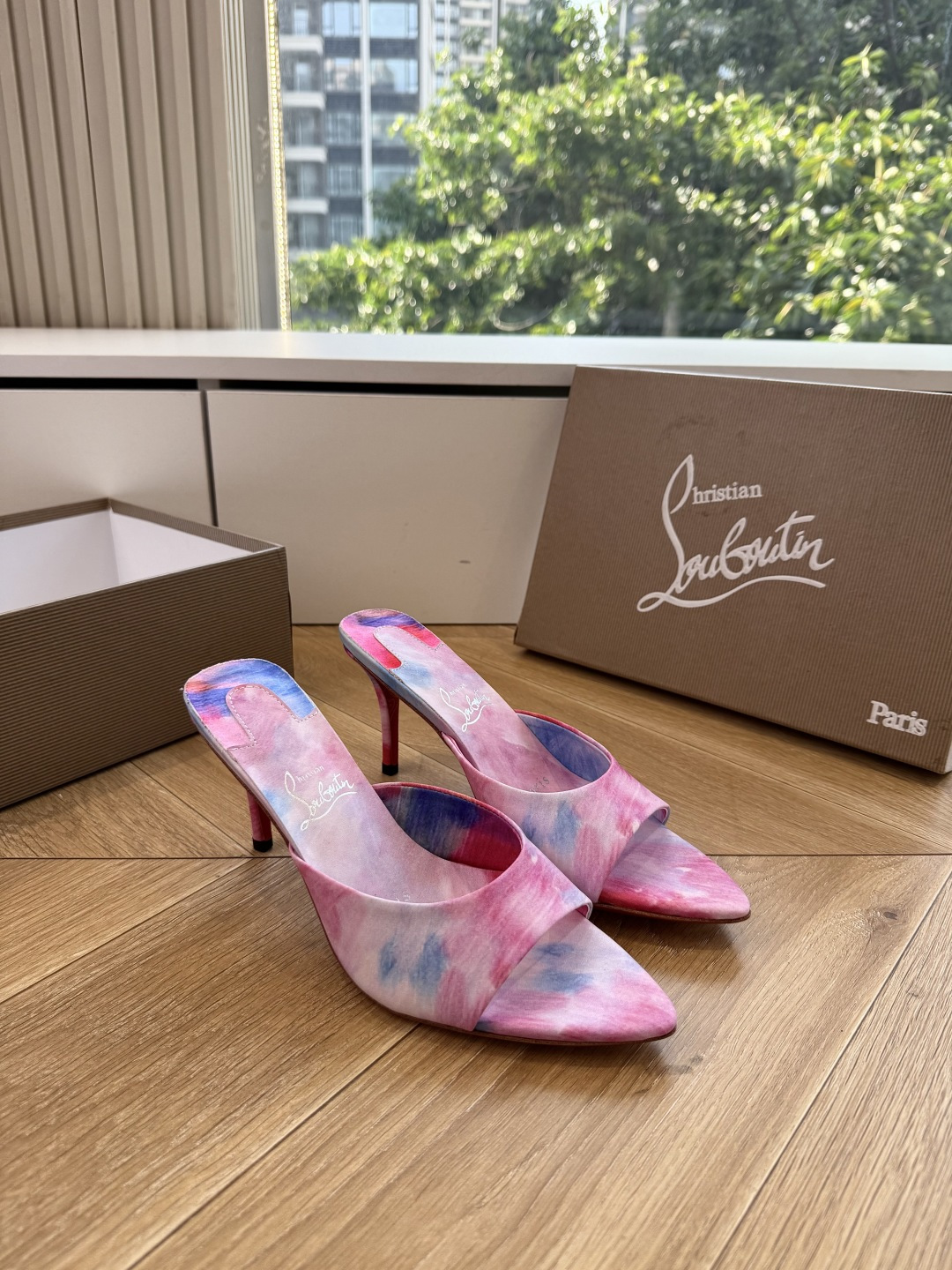 G277Christian Louboutin红底鞋防水台凉鞋 选到了颜色真好看呀[色色R]MyTheresa上现在居然