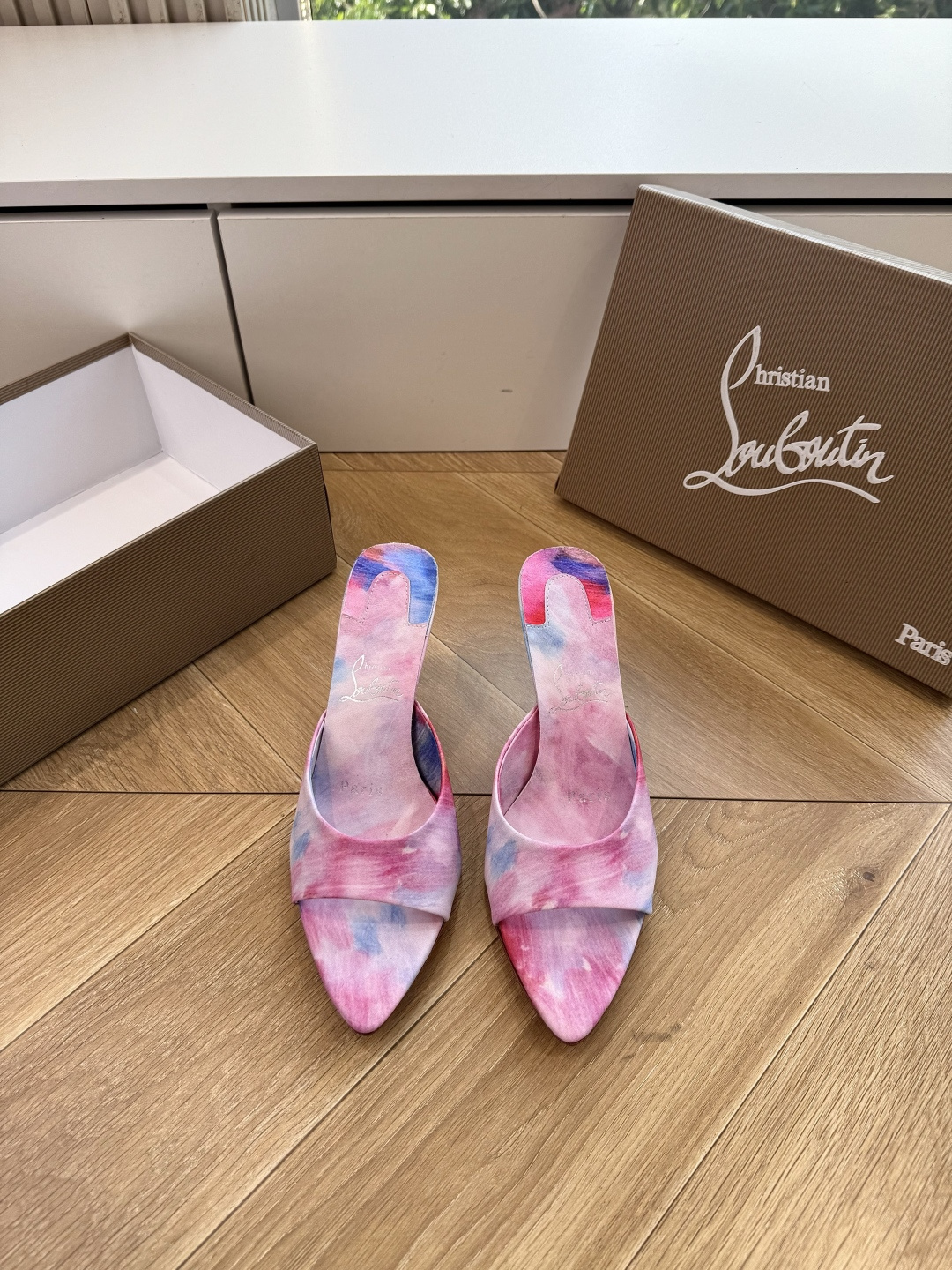 G277Christian Louboutin红底鞋防水台凉鞋 选到了颜色真好看呀[色色R]MyTheresa上现在居然