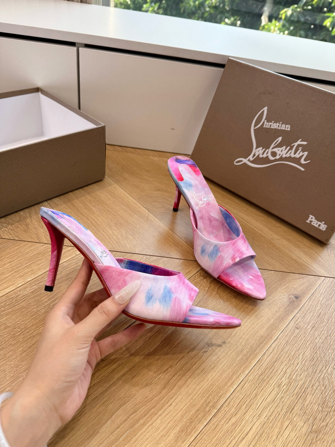 G277Christian Louboutin红底鞋防水台凉鞋 选到了颜色真好看呀[色色R]MyTheresa上现在居然