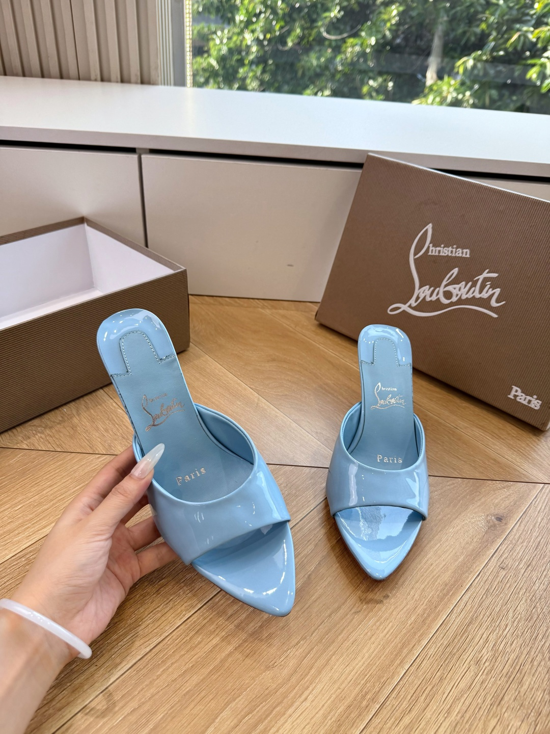 G277Christian Louboutin红底鞋防水台凉鞋 选到了颜色真好看呀[色色R]MyTheresa上现在居然