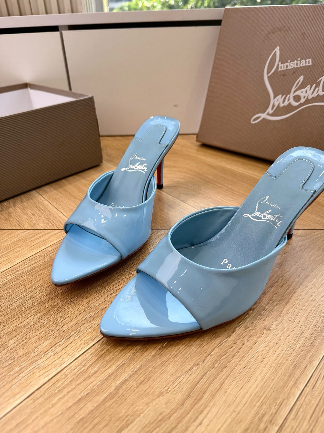 G277Christian Louboutin红底鞋防水台凉鞋 选到了颜色真好看呀[色色R]MyTheresa上现在居然