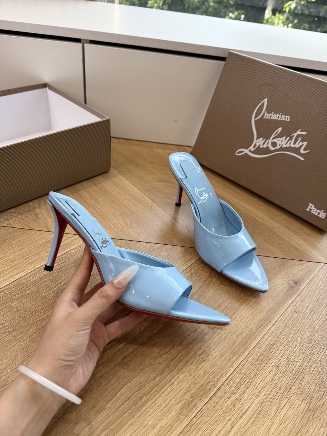 G277Christian Louboutin红底鞋防水台凉鞋 选到了颜色真好看呀[色色R]MyTheresa上现在居然