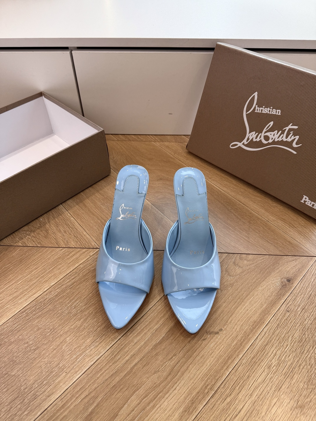 G277Christian Louboutin红底鞋防水台凉鞋 选到了颜色真好看呀[色色R]MyTheresa上现在居然