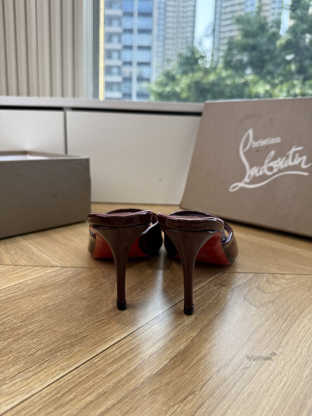 G277Christian Louboutin红底鞋防水台凉鞋 选到了颜色真好看呀[色色R]MyTheresa上现在居然