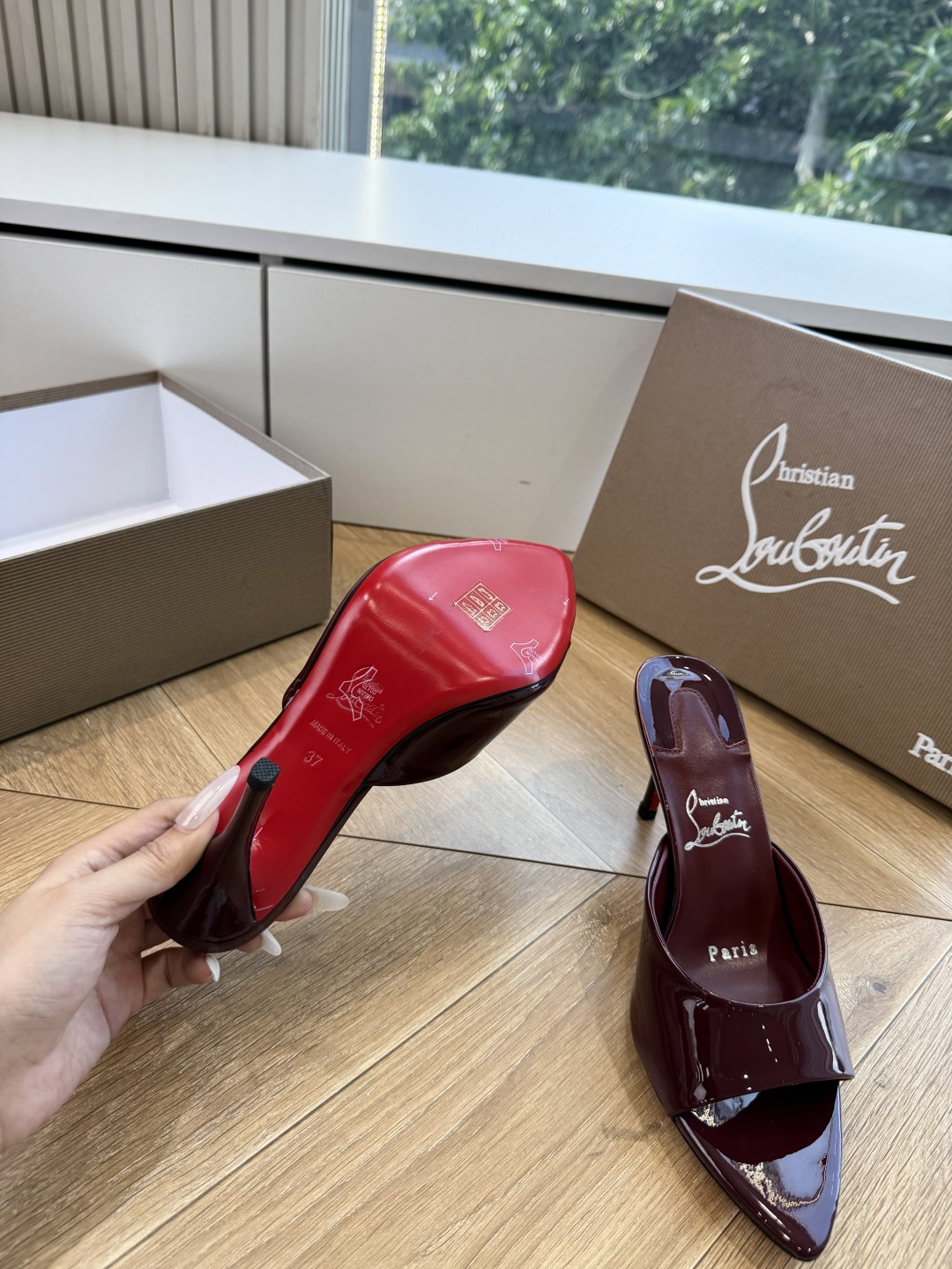 G277Christian Louboutin红底鞋防水台凉鞋 选到了颜色真好看呀[色色R]MyTheresa上现在居然