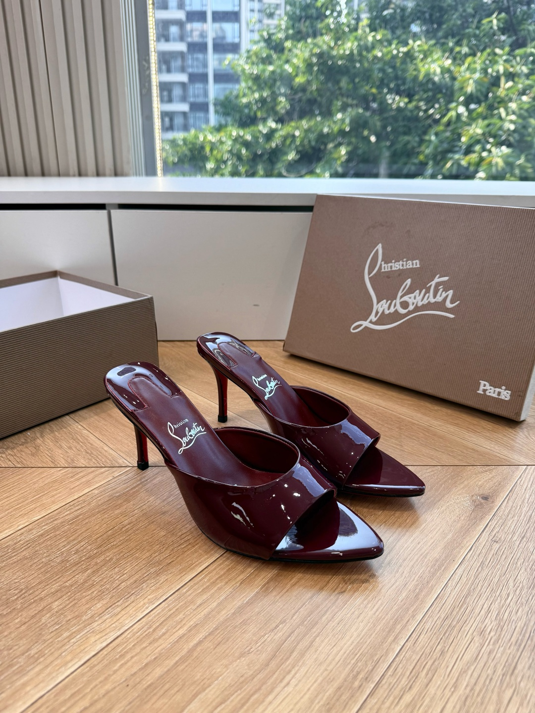 G277Christian Louboutin红底鞋防水台凉鞋 选到了颜色真好看呀[色色R]MyTheresa上现在居然