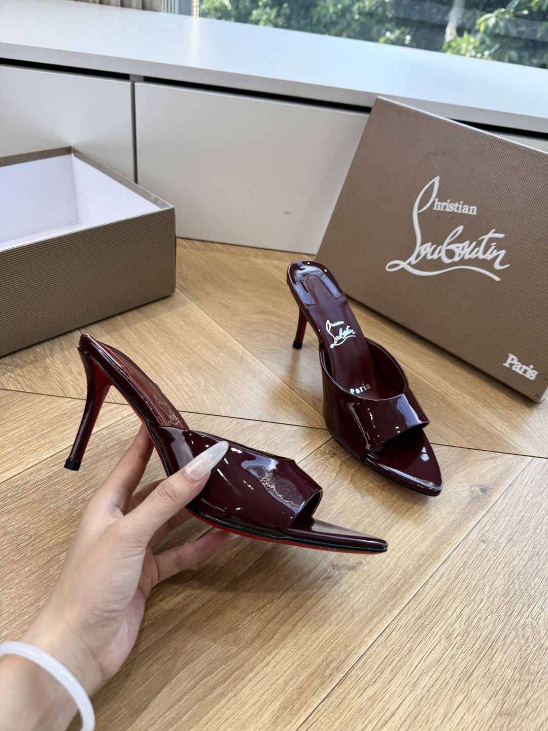 G277Christian Louboutin红底鞋防水台凉鞋 选到了颜色真好看呀[色色R]MyTheresa上现在居然