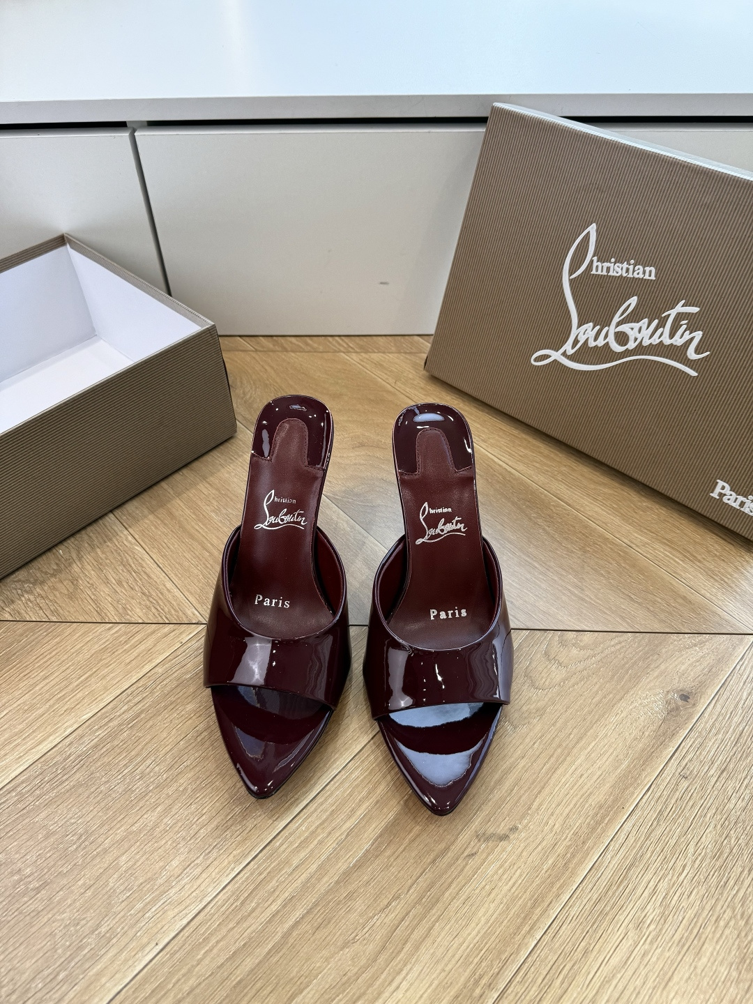 G277Christian Louboutin红底鞋防水台凉鞋 选到了颜色真好看呀[色色R]MyTheresa上现在居然