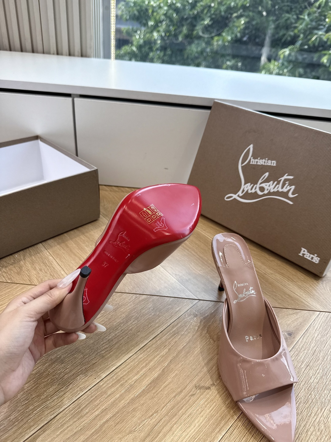 G277Christian Louboutin红底鞋防水台凉鞋 选到了颜色真好看呀[色色R]MyTheresa上现在居然