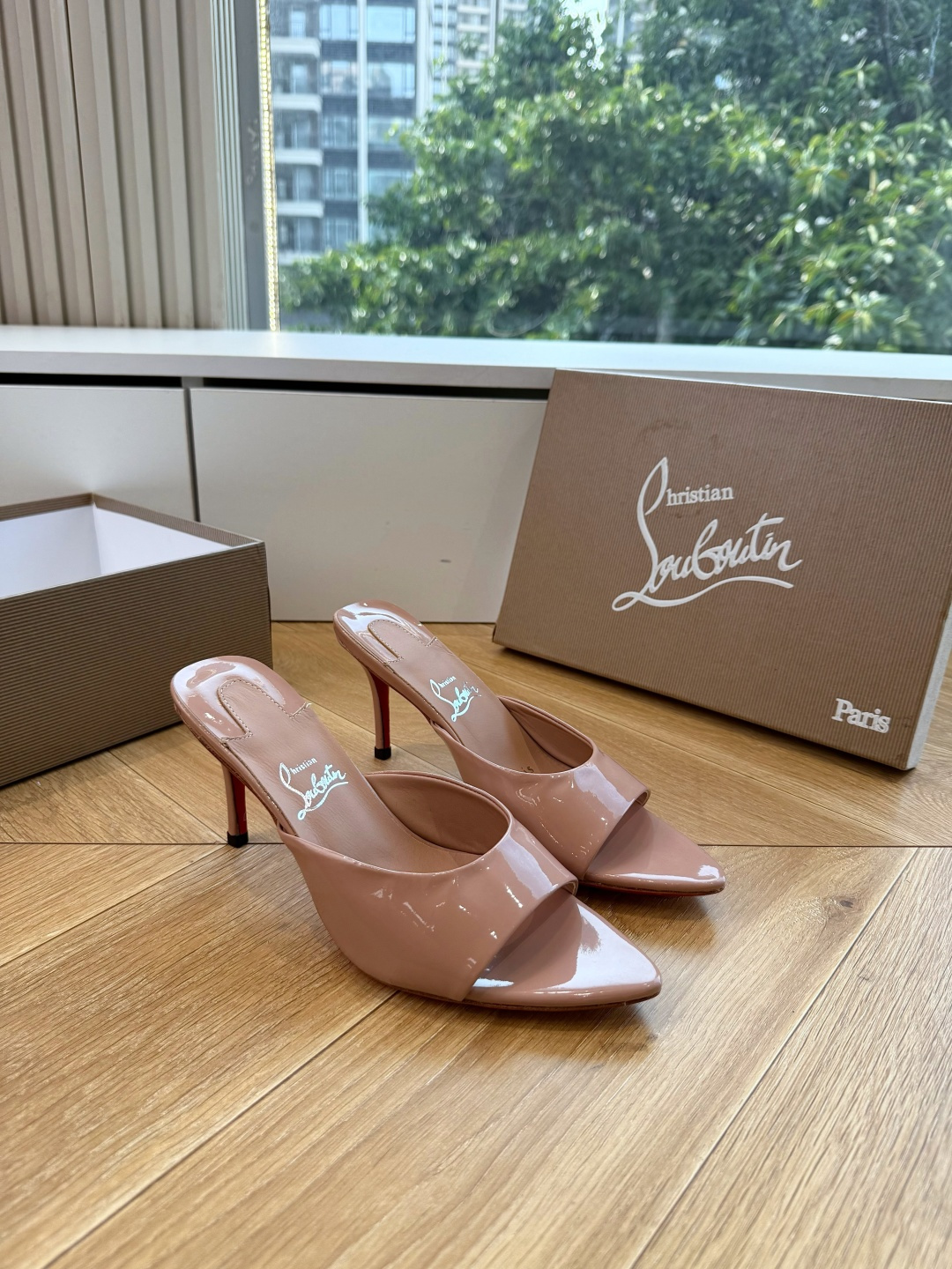 G277Christian Louboutin红底鞋防水台凉鞋 选到了颜色真好看呀[色色R]MyTheresa上现在居然
