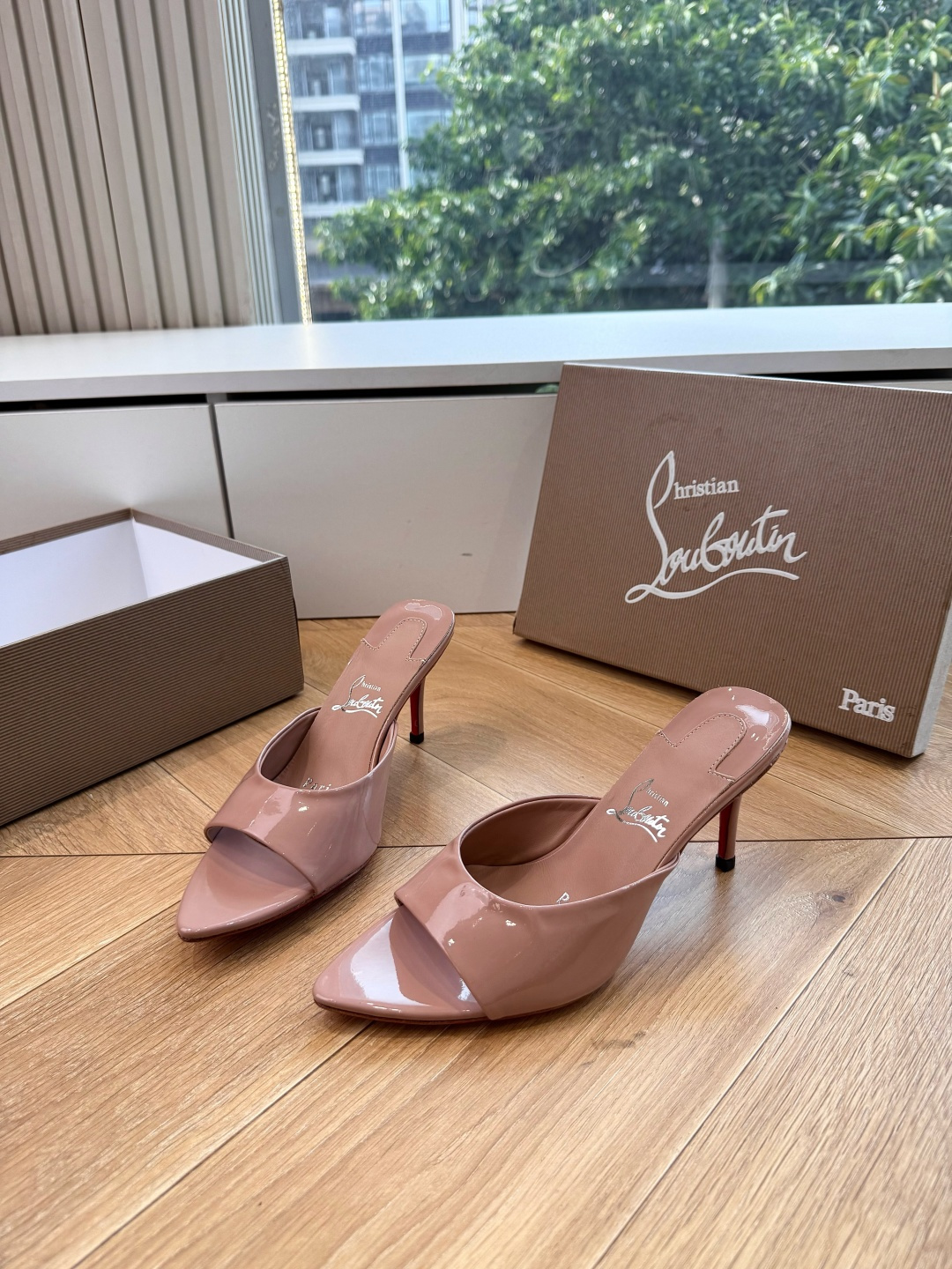 G277Christian Louboutin红底鞋防水台凉鞋 选到了颜色真好看呀[色色R]MyTheresa上现在居然