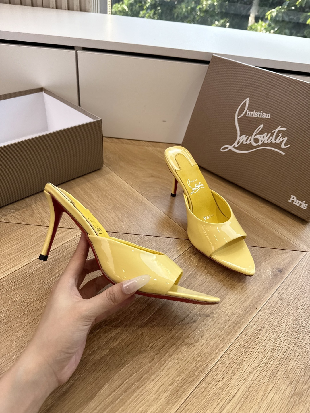 G277Christian Louboutin红底鞋防水台凉鞋 选到了颜色真好看呀[色色R]MyTheresa上现在居然