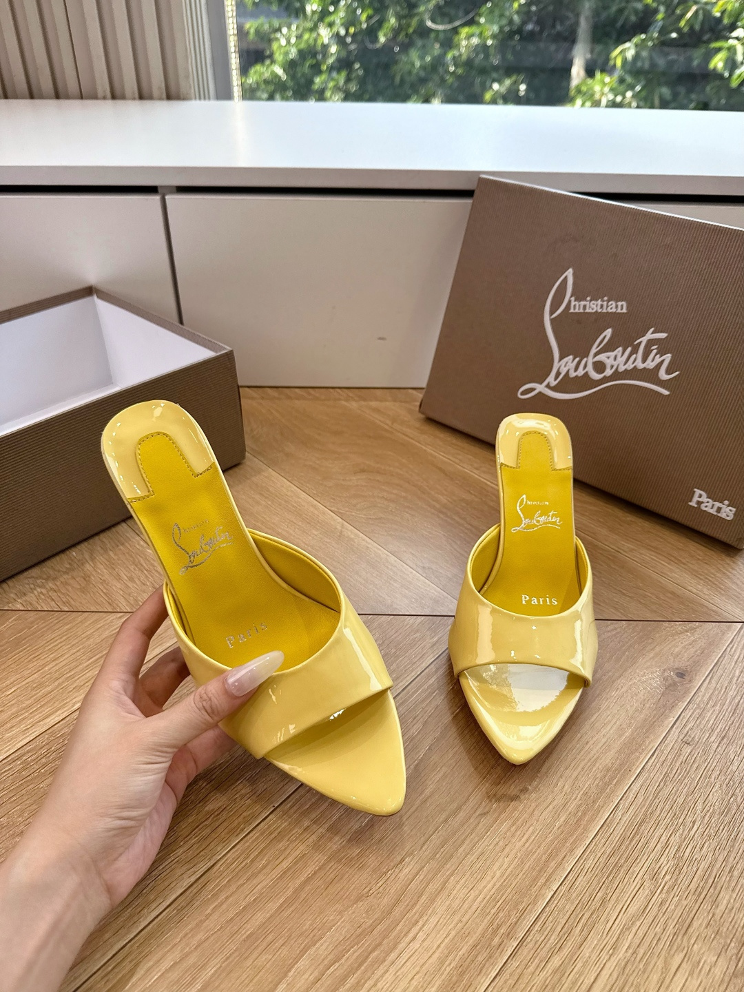 G277Christian Louboutin红底鞋防水台凉鞋 选到了颜色真好看呀[色色R]MyTheresa上现在居然