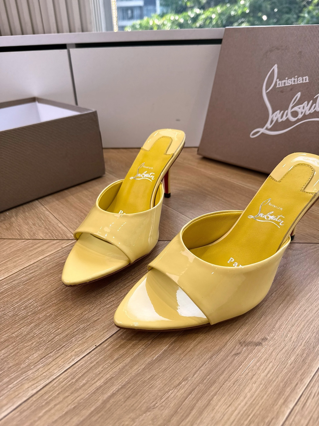 G277Christian Louboutin红底鞋防水台凉鞋 选到了颜色真好看呀[色色R]MyTheresa上现在居然