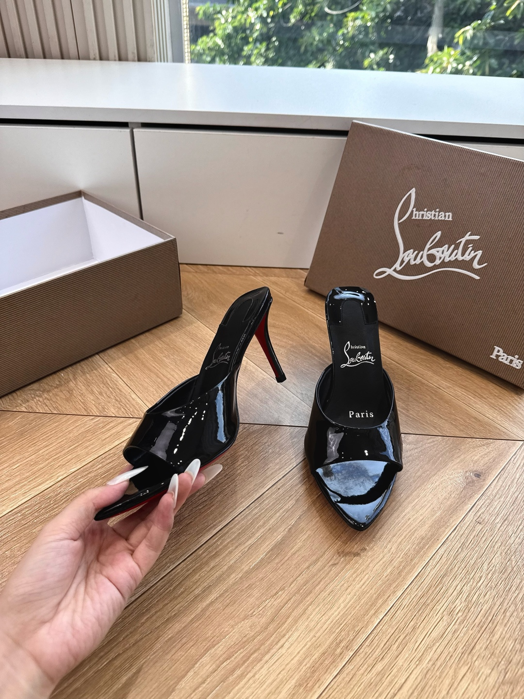 G277Christian Louboutin红底鞋防水台凉鞋 选到了颜色真好看呀[色色R]MyTheresa上现在居然
